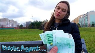 Общественный агент с тугим телом туриста трахается в подвале, пока мамы наверху порно